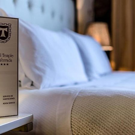 Hotel Temple Понферада Екстериор снимка