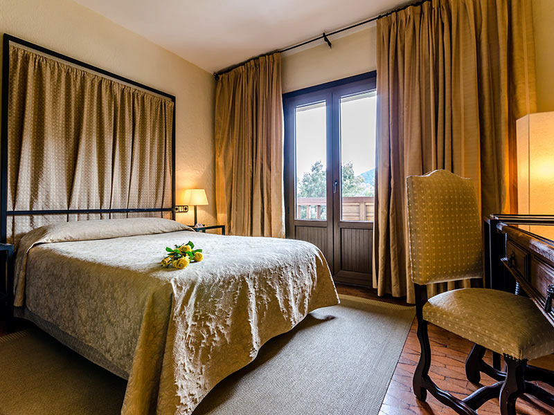 Hotel Temple Понферада Екстериор снимка
